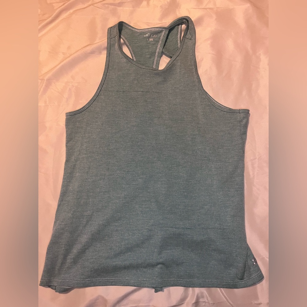 Workout tank with open back